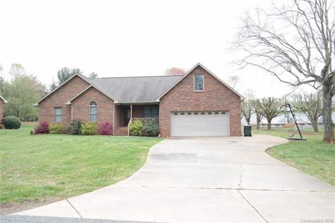 952 Royal Drive