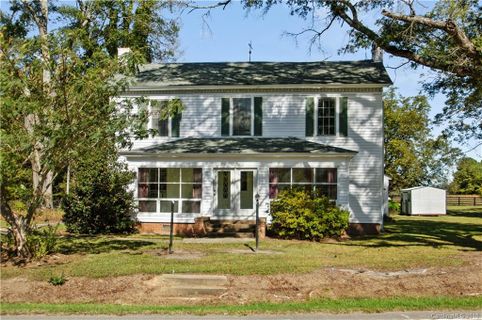 2712 Charlotte Highway