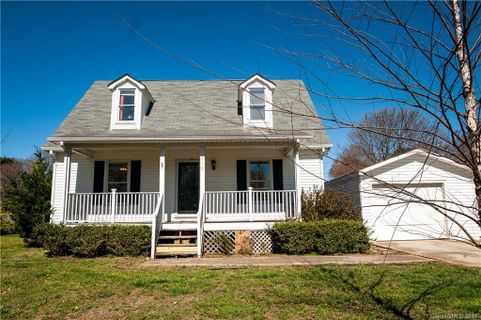 718 Winding Way Drive