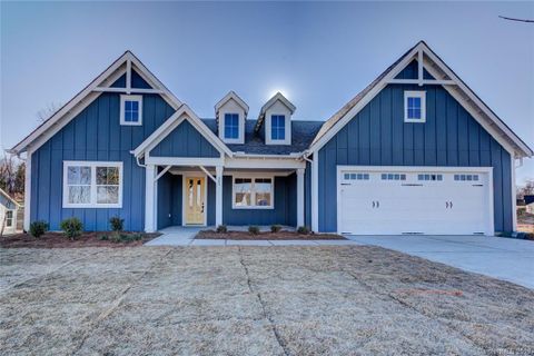 209 Country Lake Drive sold home in Creekstone, Mooresville, NC