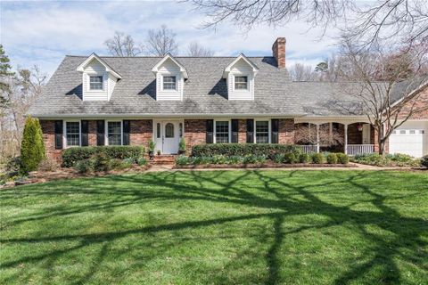 1632 5th Street Drive sold home in Country Club Park, Hickory, NC
