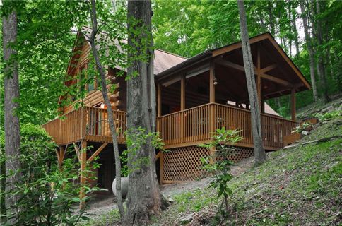 170 Hickory Drive sold home in Ridgewood Estates, Waynesville, NC
