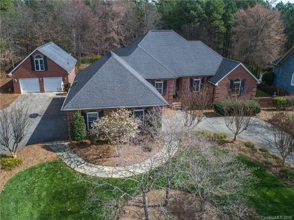 7975 Bay Pointe Drive