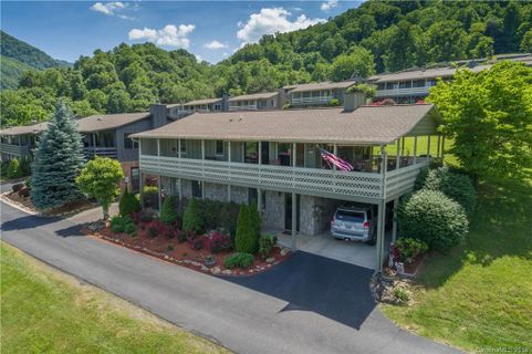 22 Sapphire Lane