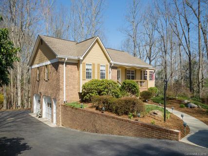 512 Hunters Glen Lane