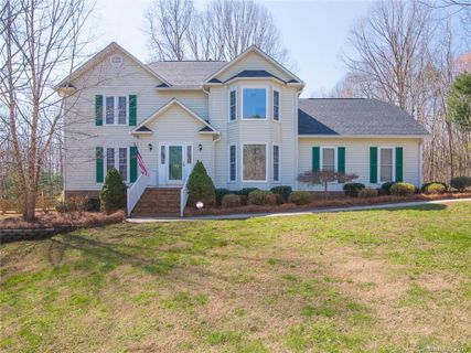 203 Deerfield Circle