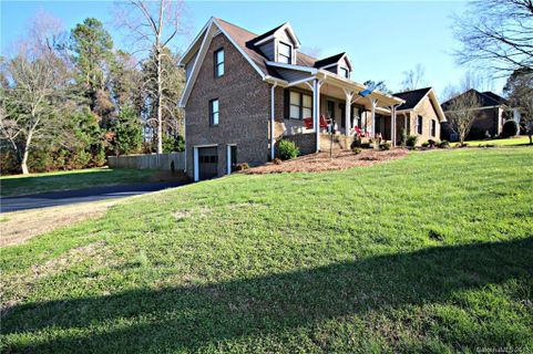 8942 Crestwood Drive