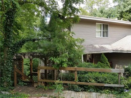120 Falls View Drive