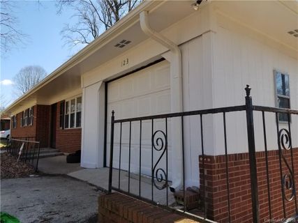 123 Rockwood Lane