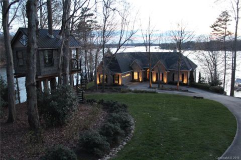 139 Point Of View Drive sold home in Point Of View, Mooresville, NC