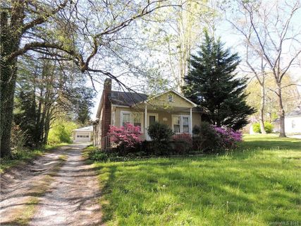 115 117 Erkwood Drive sold home in Hood Heights, Hendersonville, NC