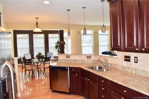 9732 Springholm Drive 1015C sold home in Berwick, Charlotte, NC