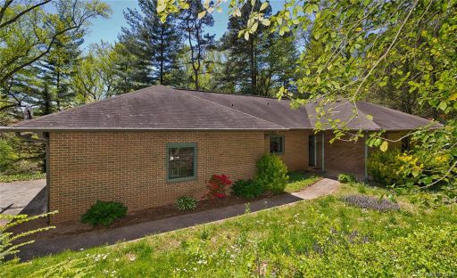 216 W Sondley Drive