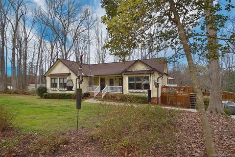 1646 Maple Ridge Lane