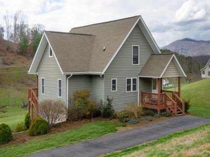 266 Dogwood Circle sold home in Rolling Hills Estates, Burnsville, NC