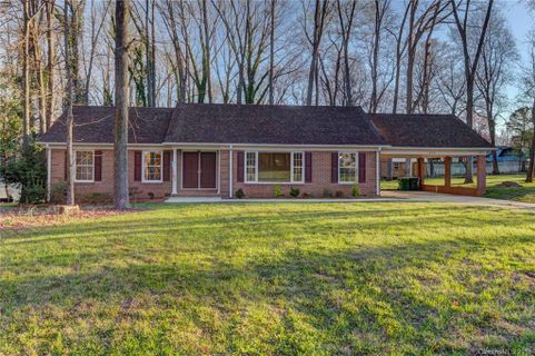 275 Camelot Road