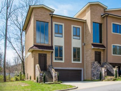22 Macallan Lane