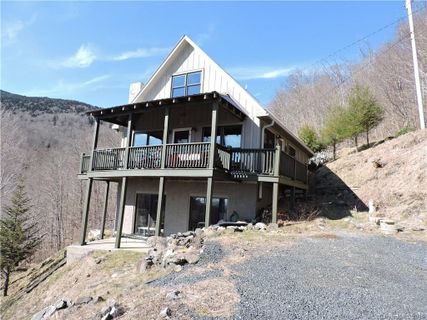 97 Buckeye Road sold home in Valley Of Roan, Bakersville, NC
