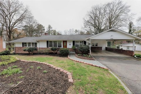 1040 Paramount Circle