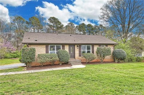 7460 Apple Creek Drive sold home in Apple Creek, Mint Hill, NC