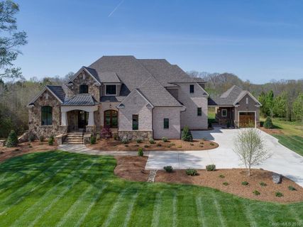 104 Crest Court sold home in Cardinal Crest, Weddington, NC