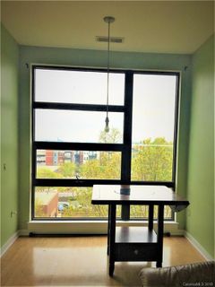525 E 6th Street 414