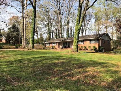 1031 Rowan Circle