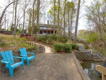 413 Armstrong Road