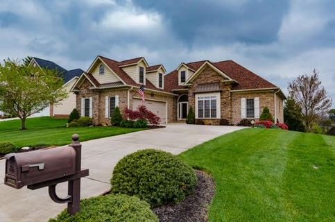 4802 Morning Glow Lane
