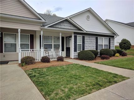 442 Guiness Place 16