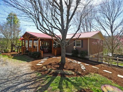 97 Hillcrest Drive sold home in Robert E Ledford, Clyde, NC