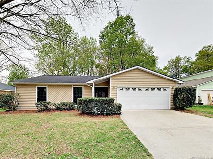 7637 Eastbourne Road sold home in Walden Park, Charlotte, NC