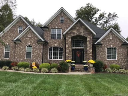 1020 Oak Grove Lane