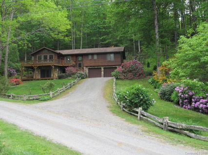 270 Meadowood Lane sold home in Meadowood, Burnsville, NC