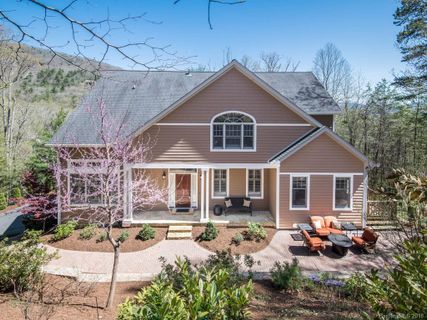 209 W Sondley Drive
