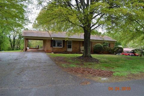 2580 Raintree Street sold home in Raintree, Connelly Springs, NC