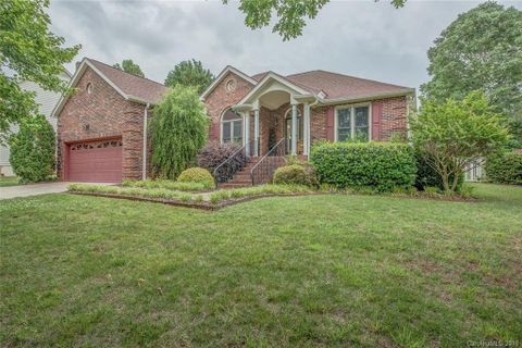 2920 Colony Woods Drive sold home in Colony Woods, Gastonia, NC