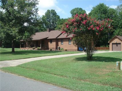 8206 Blackjack Oak Court