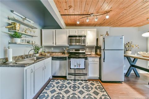 201 Hoskins Road 312 sold home in Foxridge, Charlotte, NC