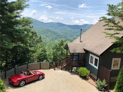 136 Black Oak Drive sold home in The Forest, Asheville, NC