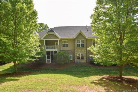 8651 Edinburgh Square Drive sold home in Edinburgh, Cornelius, NC