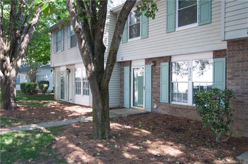 5326 Fair Wind Lane