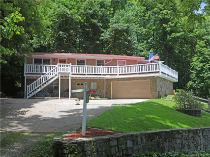 121 Briarberry Lane