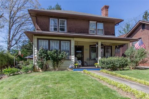 33 Eola Avenue