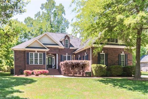 713 Park Trail Lane