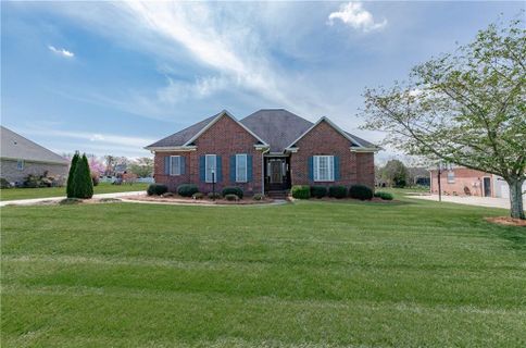 2920 Woodfield Lane