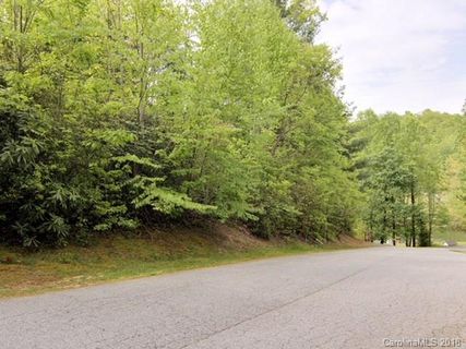 86 Tudor Lane sold home in Laurel Oaks, Hendersonville, NC