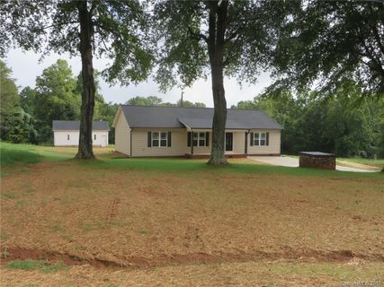 1084 Park Circle