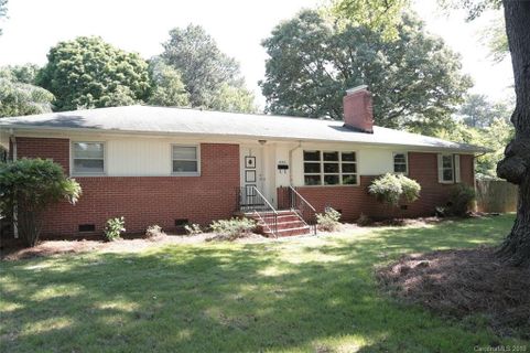 2702 Armstrong Park Drive