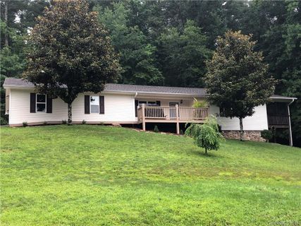 8 Majestic Trace sold home in Pinnacle Mountain View, Hendersonville, NC